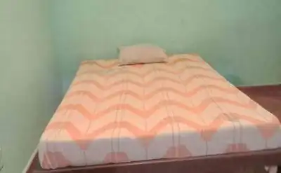 Quarto mobiliado Centro